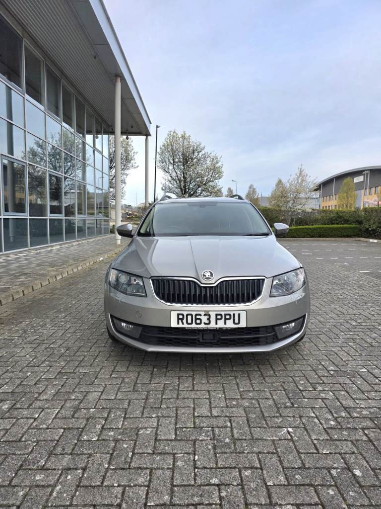  2014 SKODA OCTAVIA, ELEGANCE 1.6 TDI 5dr (beige)