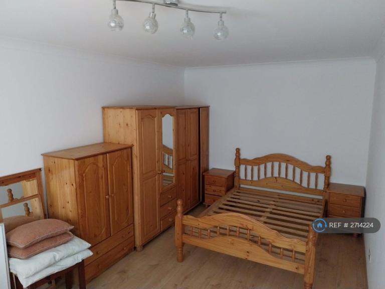 1 bedroom flat in Perivale, Perivale, Ealing, UB6 (1 bed) (#2714224)