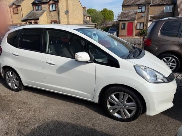 HONDA JAZZ 1.4 i-VTEC ES Plus 2014