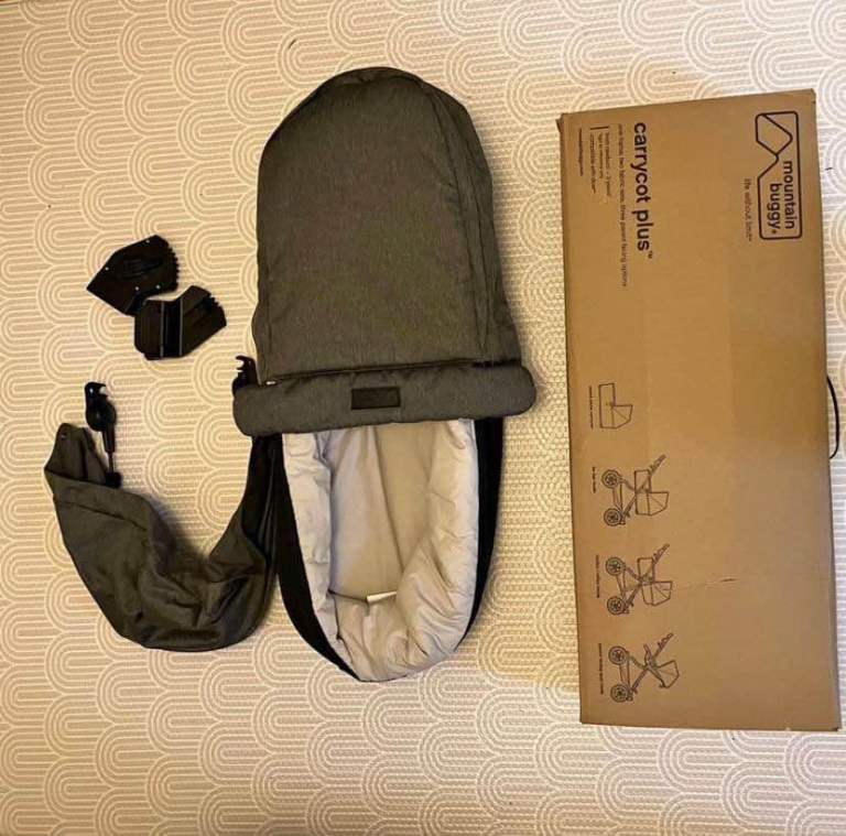 Mountain buggy carrycot plus basinet