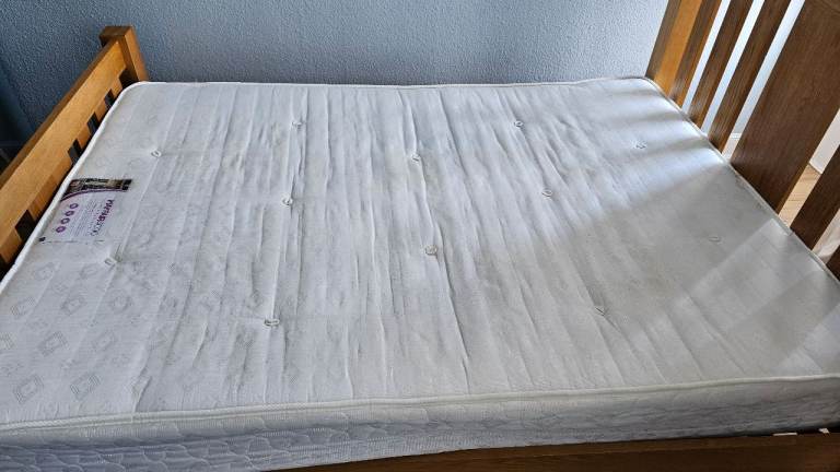 Mayfair 4000 pocket sprung mattress - good condition