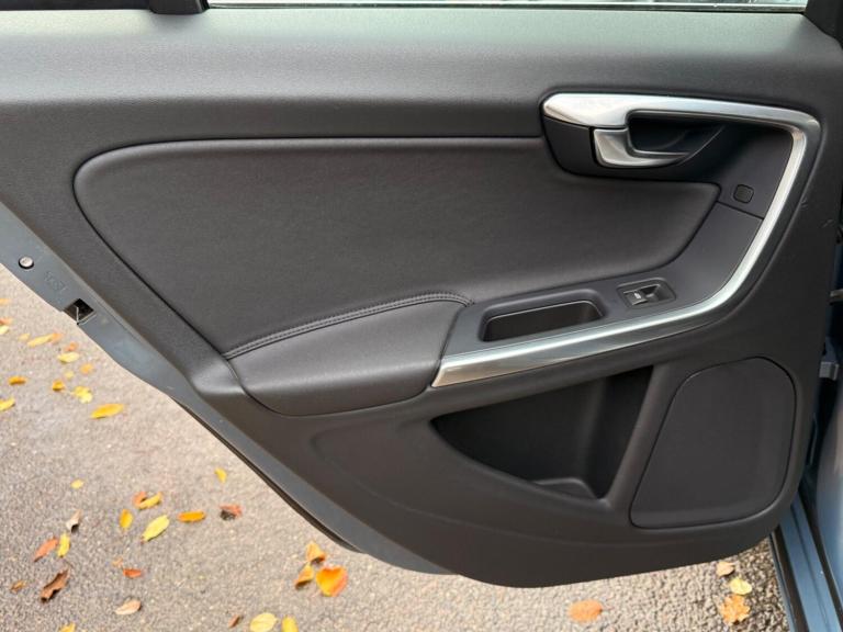 2011 Volvo S60 2.0 D3 SE Geartronic Euro 5 4dr SALOON Diesel Automatic