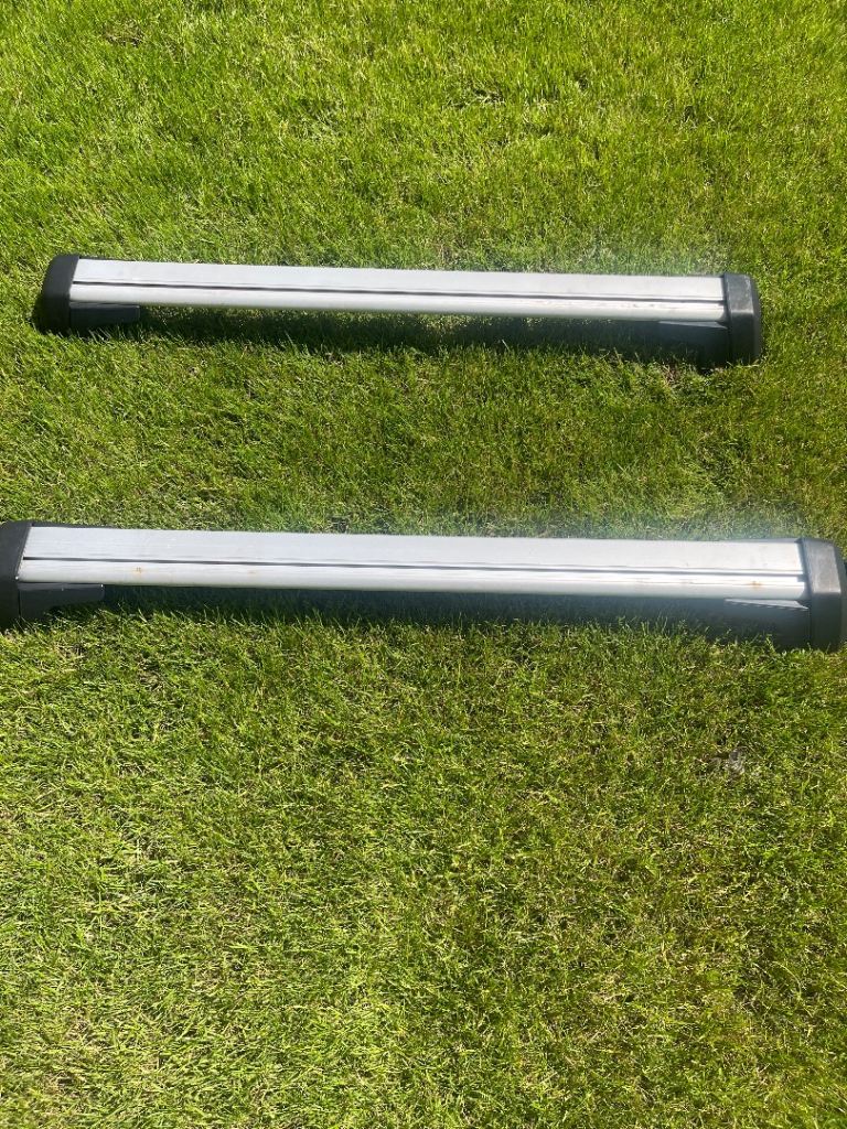 Volvo XC40 roof rack reduced price.