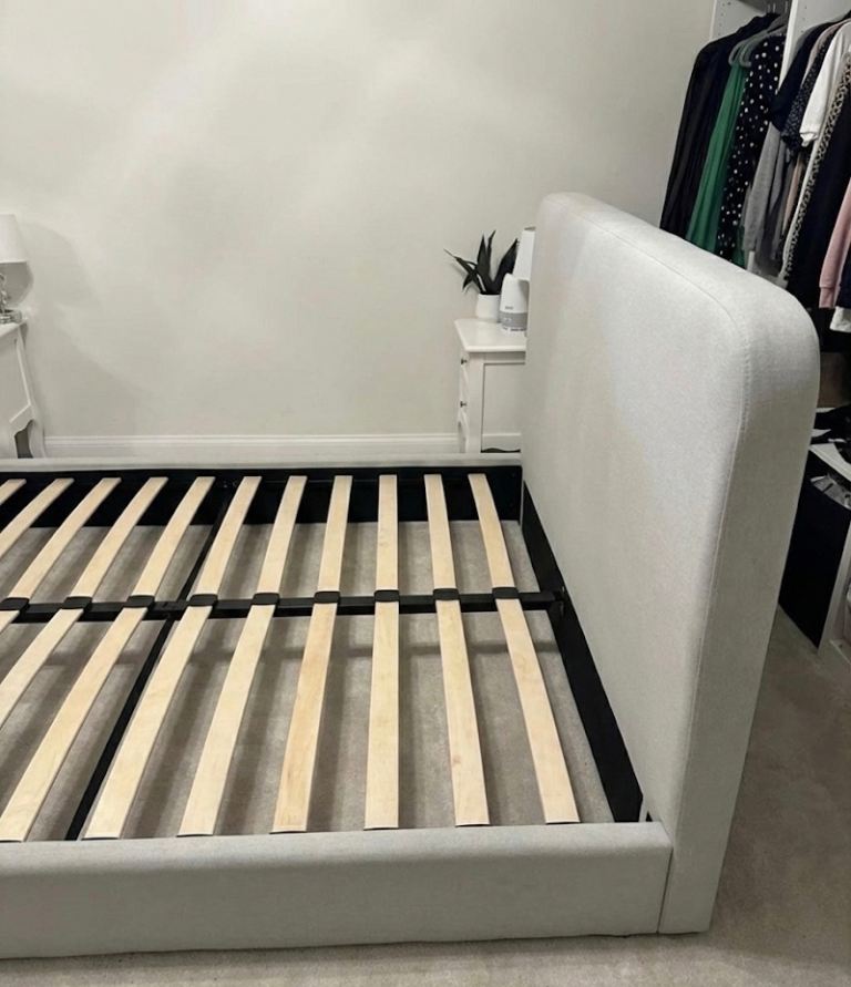 FREE DELIVERY 🚚 GREY DOUBLE BED FRAME