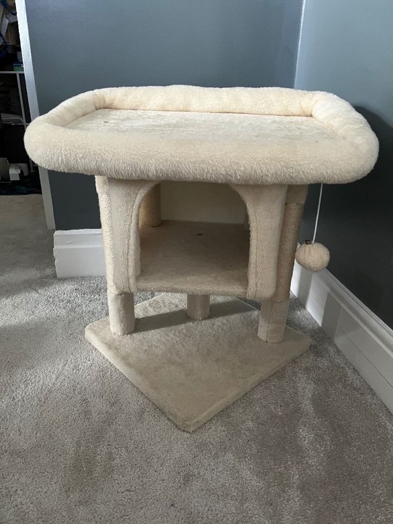 Cat tree tower tree. Scratch post and sleep area