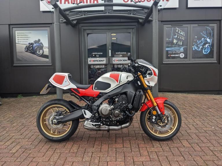 YAMAHA XSR900 2024 (75 REG) - 544 MILES - MINI FAIRING - SEAT HUMP - EVOTECH