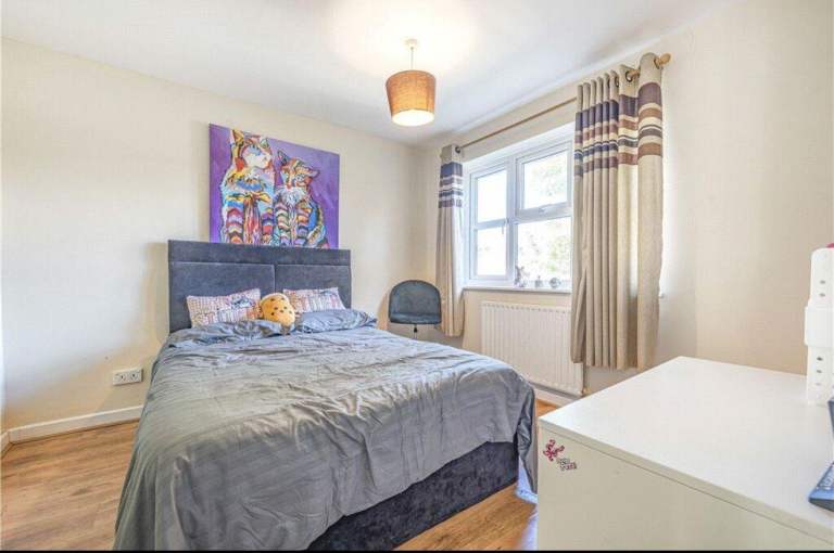 One double room and one single room