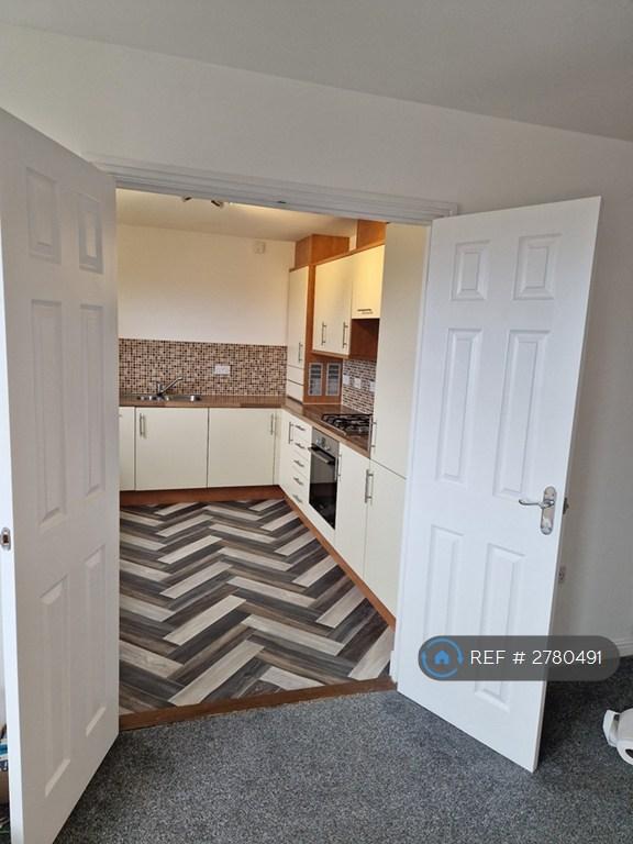 2 bedroom flat in Fieldfare View, Dunfermline, KY11 (2 bed) (#2780491)
