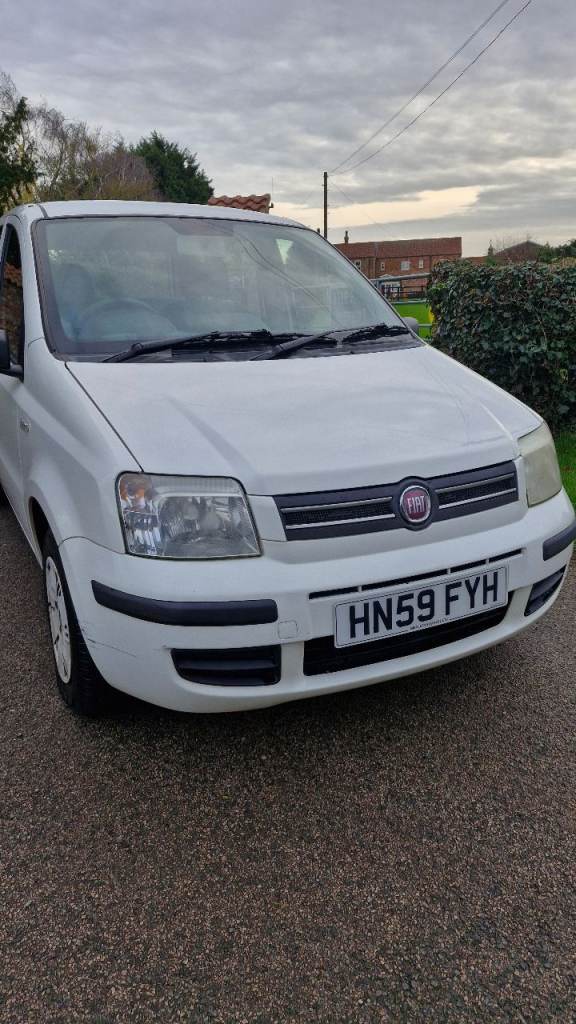 🚘 FIAT PANDA 🚘 FULL YEARS MOT & £35 A YEAR TAX 