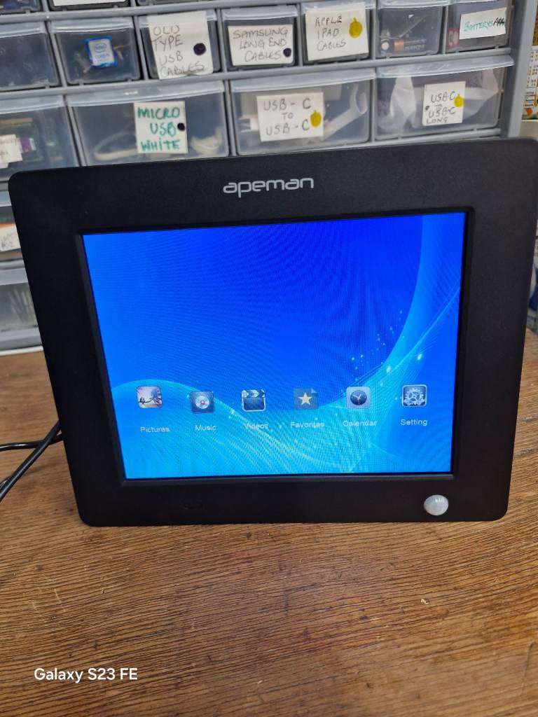 APEMAN Digital Picture Frame Model DF-801- Digital Video Player, Music Player, for Sale