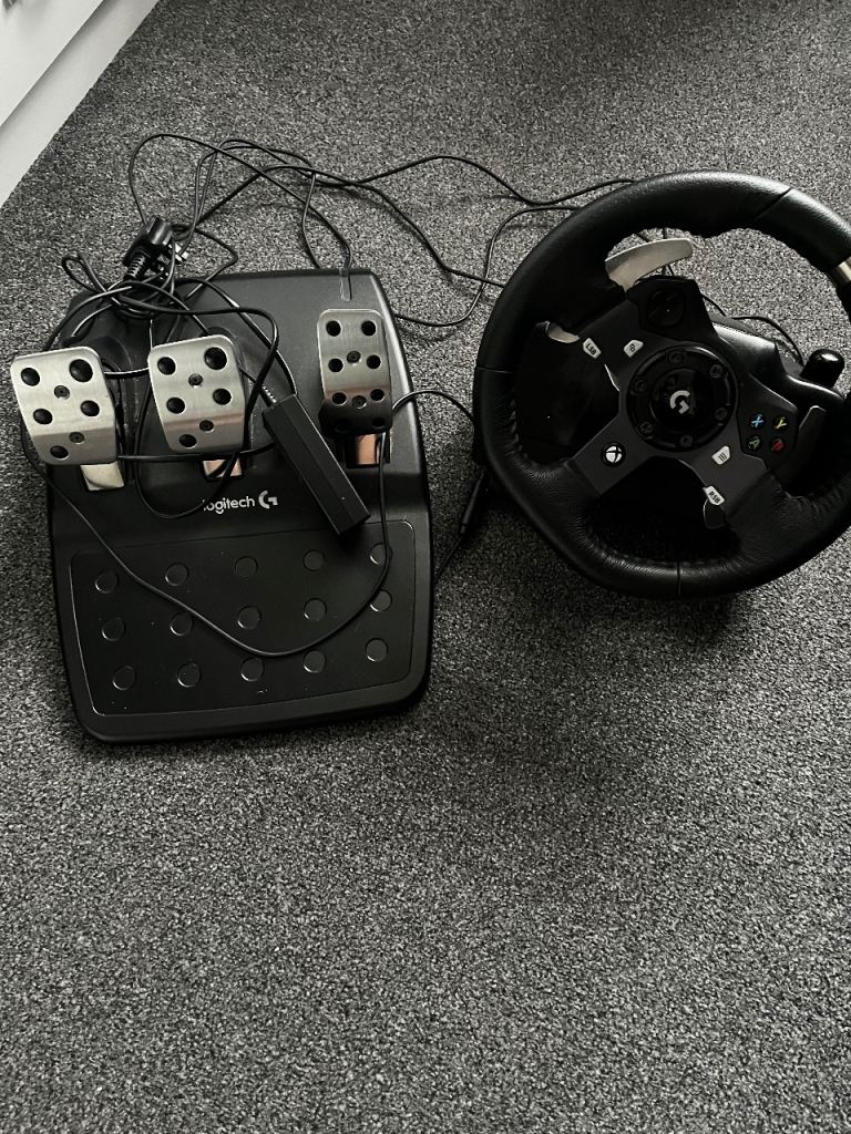 Logitech G920 Driving Force Racing Wheel & Pedals – Xbox/PC