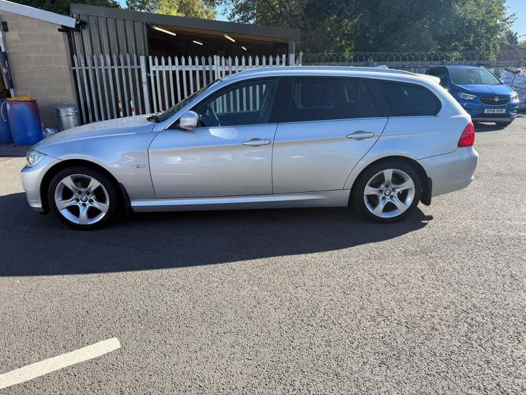 BMW 3 SERIES 2.0 320d Exclusive Edition 2011