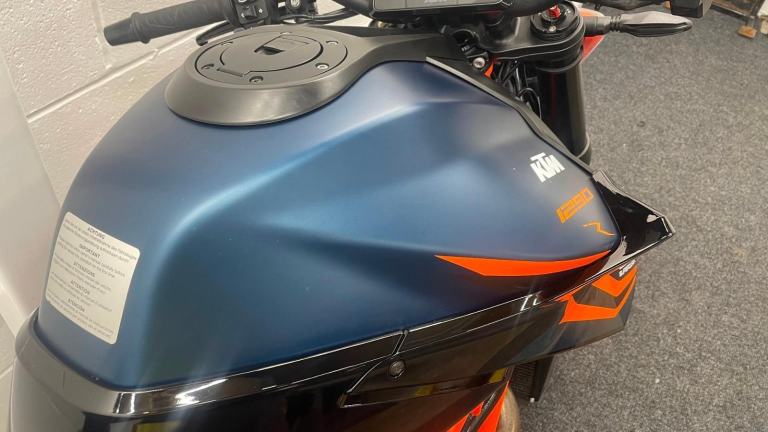 KTM 1290 SUPERDUKE R ** ONE OWNER - TAIL TIDY - JUNE 26 MOT **