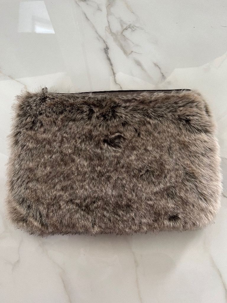 Brand New Bella Lux Faux Fur IPad/Tablet/Make Up/Toiletries Holder 