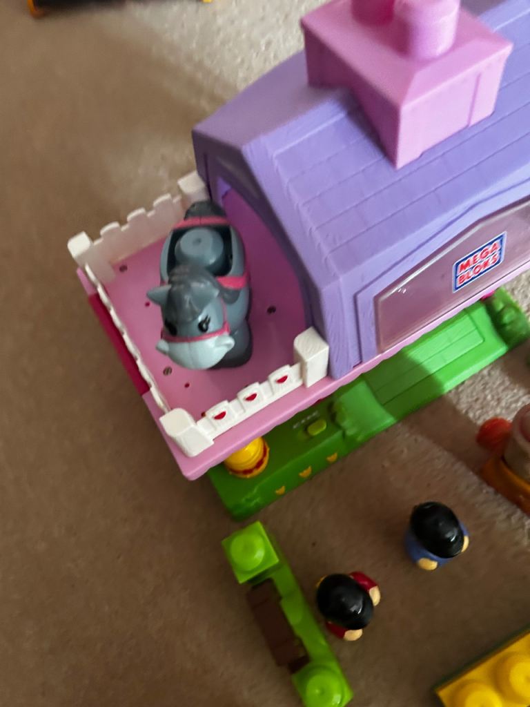 Mega blocks horse stable 