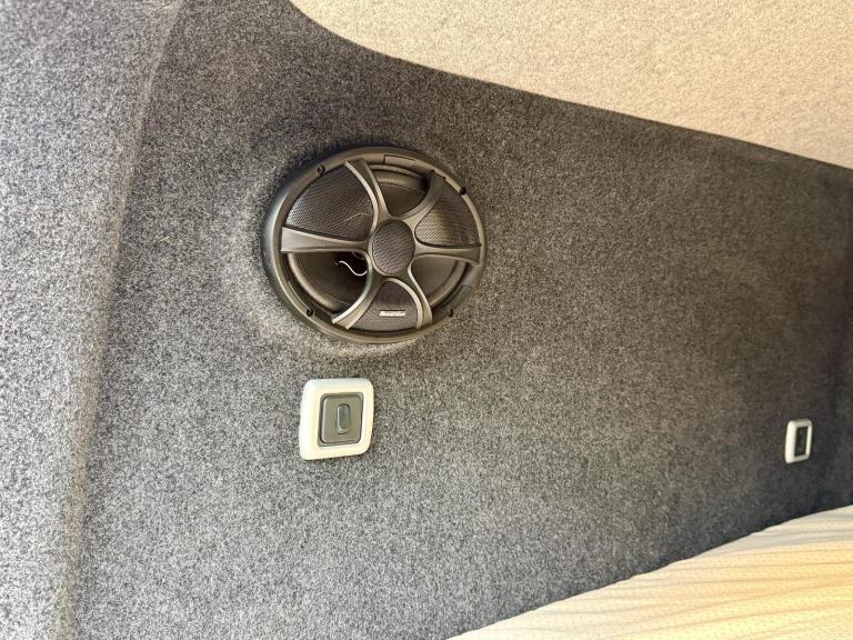 2014 VW Transporter Trendline Crew Van 5 Seat LWB *Day Van - Victron Solar -Bed*