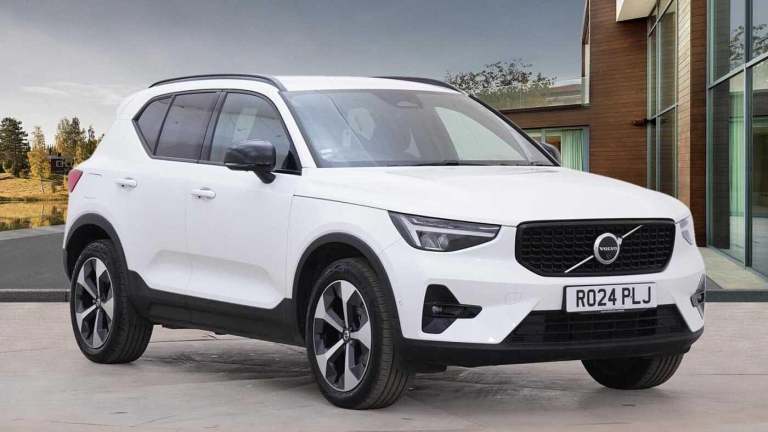 2024 Volvo XC40 Plus, B3 Mild hybrid, Petrol, Dark ESTATE Petrol/Electric Hybrid Automatic