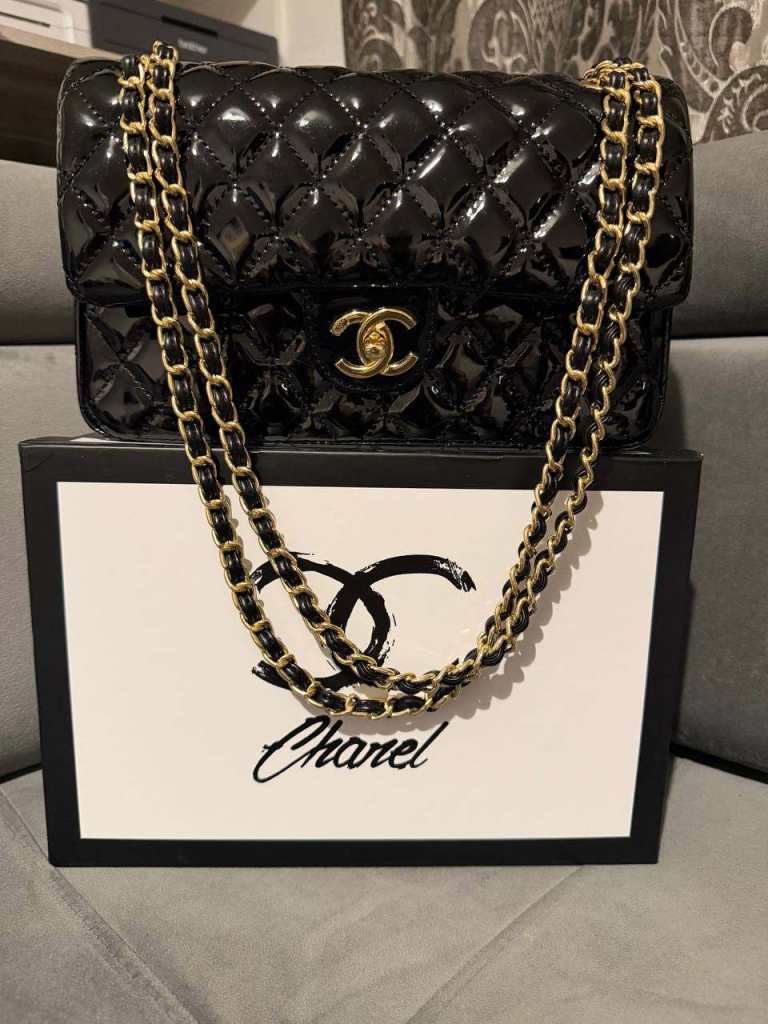 New ladies boxed handbag 
