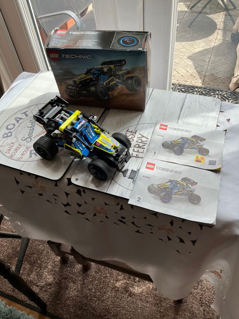 Lego technic off road race buggy number 42164 comes with box & two instruction books 