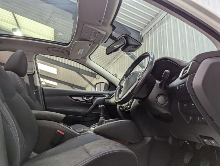 2015 Nissan Qashqai 1.5 Qashqai N-Tec+ dCi 5dr SUV Diesel Manual