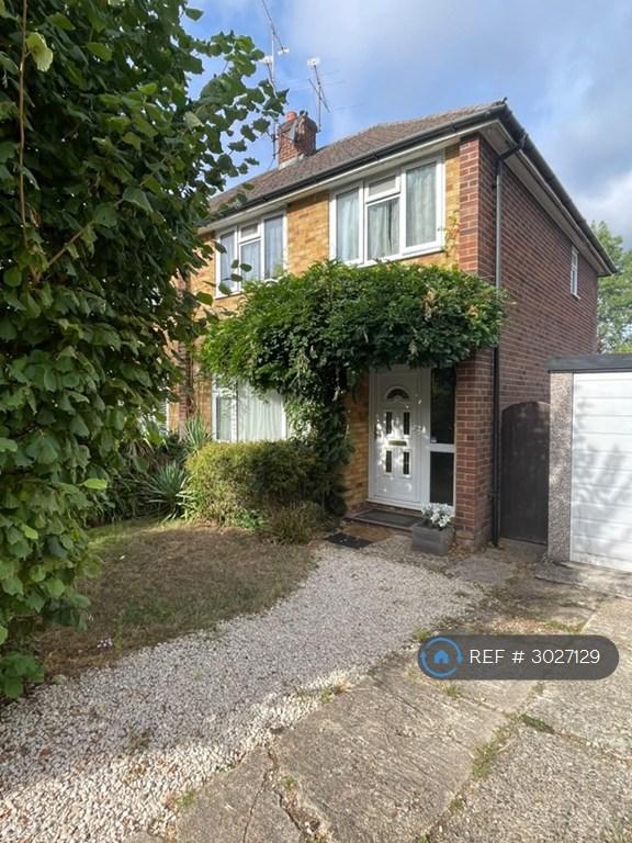 3 bedroom house in Hinton Close, Crowthorne, RG45 (3 bed) (#3027129)