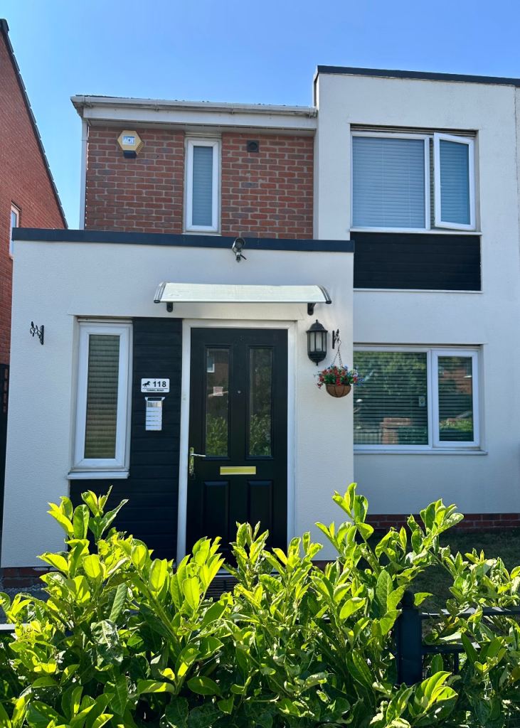 Spacious Double Room in Immaculate condition!!!!