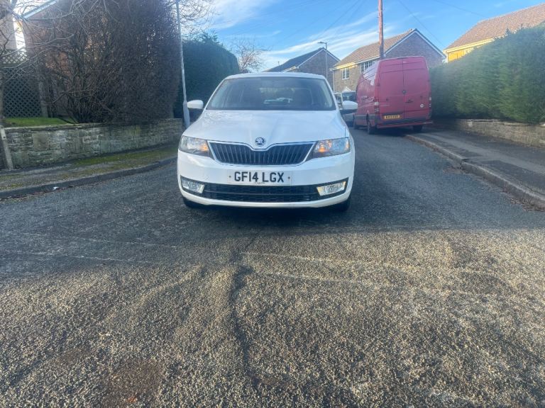 Skoda, RAPID SPACEBACK, Hatchback, 2014, Semi-Auto, 1598 (cc), 5 doors