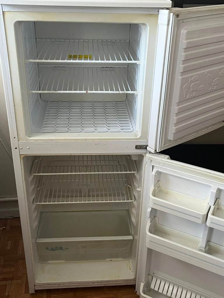 Beko Fridge Freezer FN240 – 215L (Fridge 135L / Freezer 72L) – Working