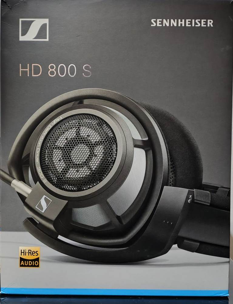 Sennheiser HD800S with original box & cables — pristine condition