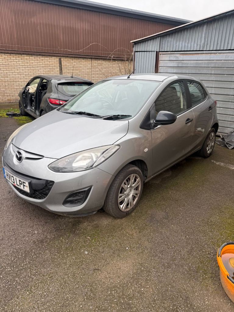 Mazda, 2, Hatchback, 2013, Manual, 1349 (cc), 5 doors