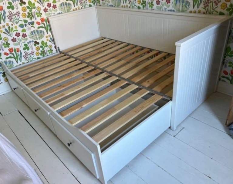 Ikea extendable daybed and mattresses 