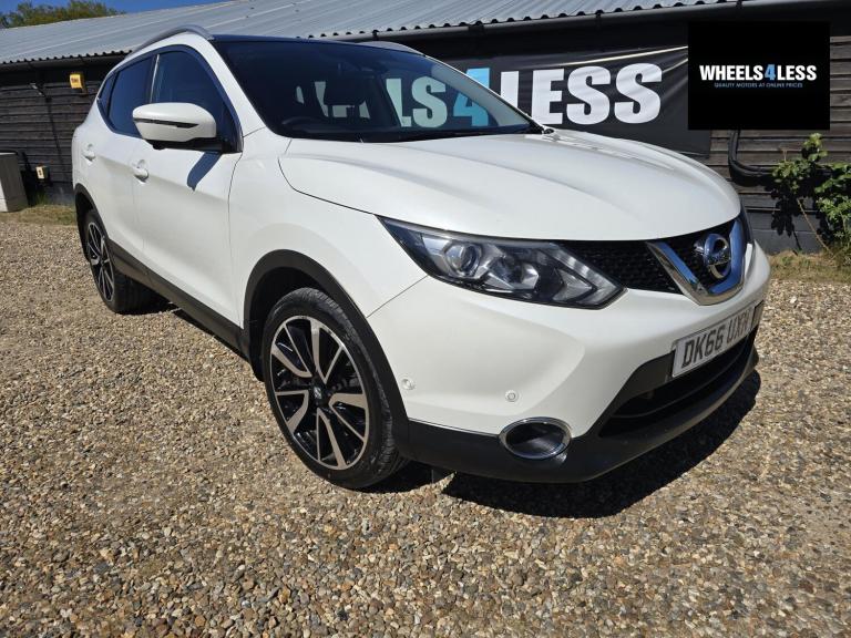 2016 Nissan Qashqai 1.5 dCi Tekna 5dr HATCHBACK DIESEL Manual