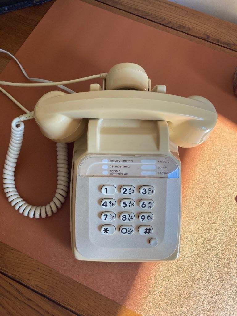 Retro Push Button Phone – Beige, Excellent Design Condition