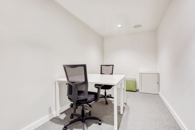 Epping - CM164BZ \ Small Office Space for 1 Person
