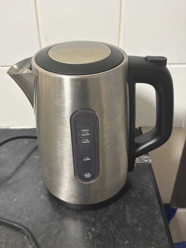 Stainless Steel Electric Kettle – Good Condition