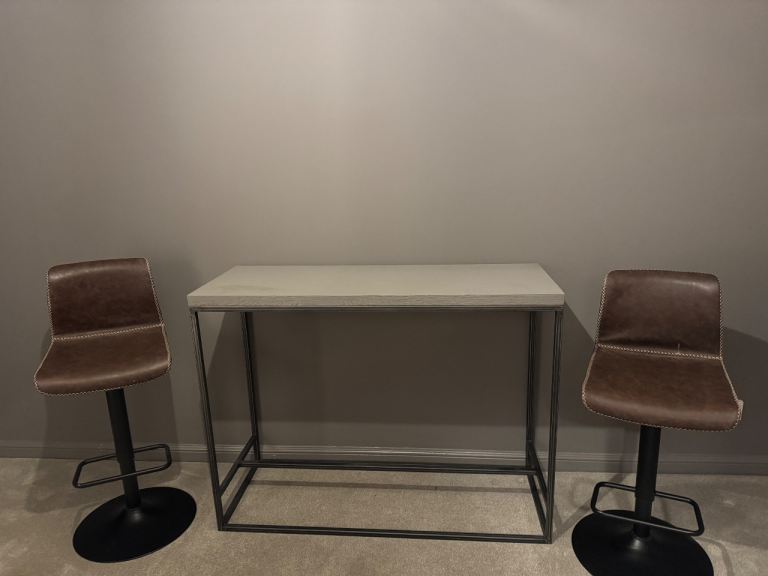 FREE!!! Breakfast / bar table and stools