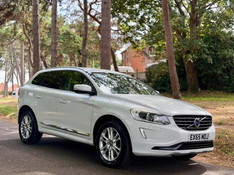 2015 Volvo XC60 D5 [220] SE Lux Nav 5dr AWD Geartronic ESTATE DIESEL Automatic