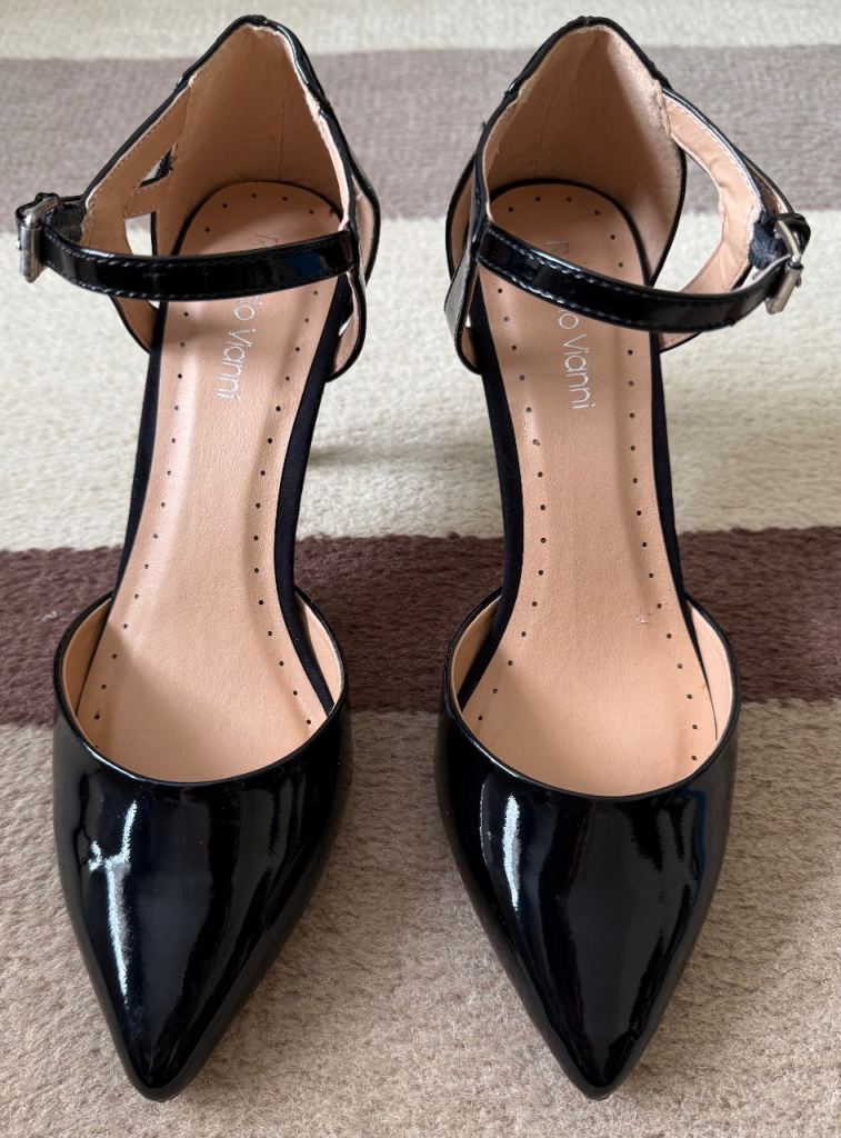 Roberto Vianni Caprie Heels – Black Patent, Size 5