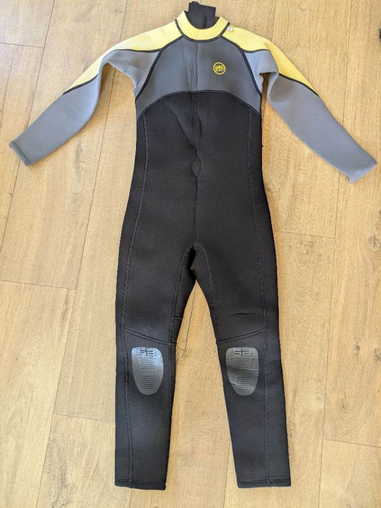 Age 10/11 kids summer wetsuit