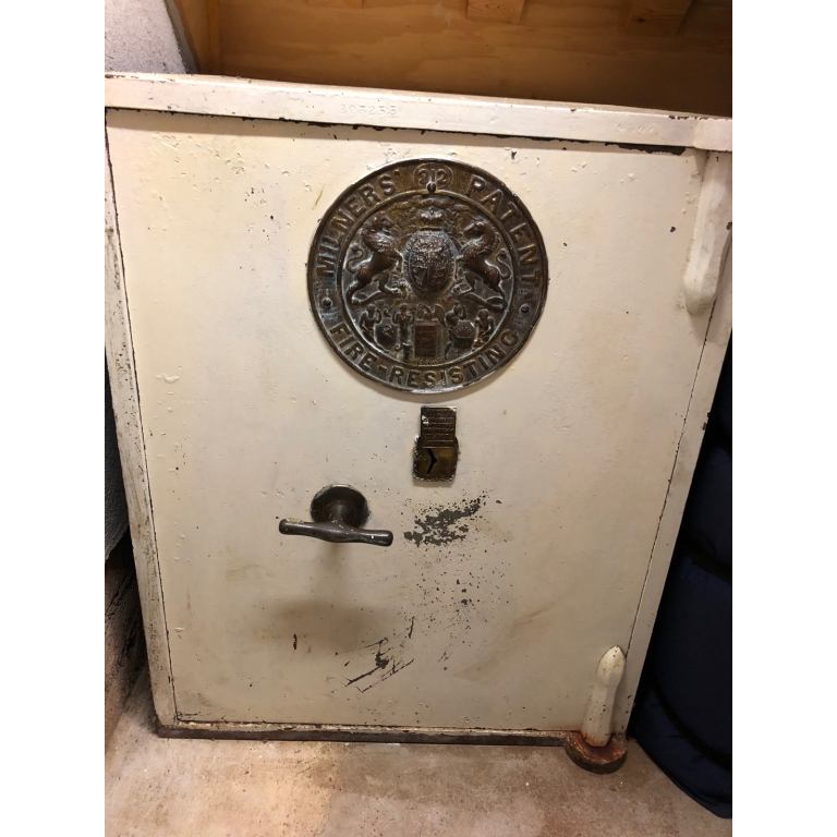 Milners safe - large