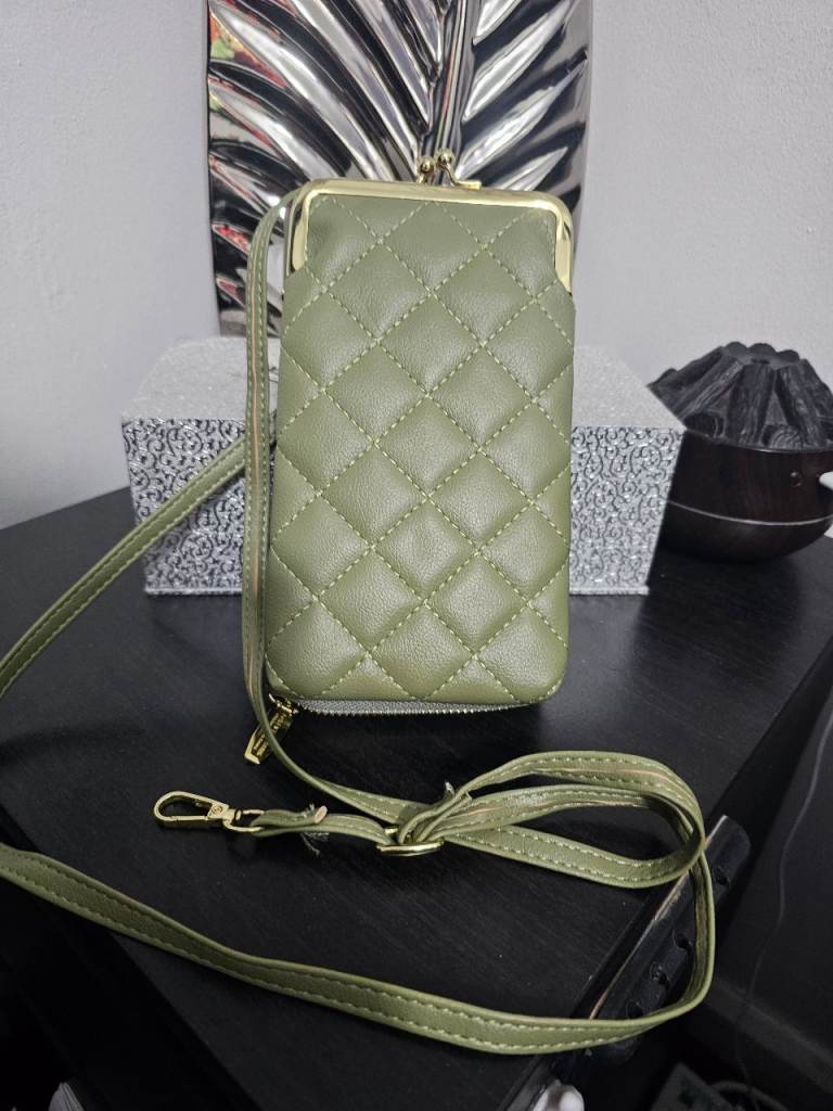 New Green Quilted Crossbody Bag with Multiple Compartments