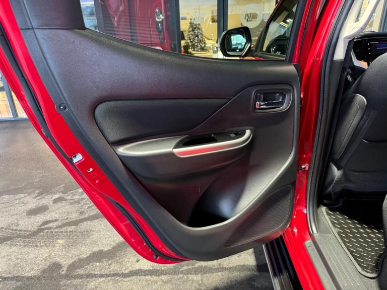 2020 Mitsubishi L200 Double Cab DI-D 150 Warrior 4WD Auto PICK UP DIESEL Automatic