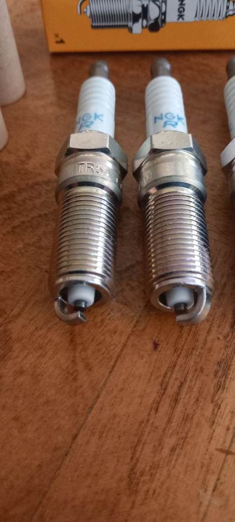 NGK TR5A-10 0005 spark plugs 