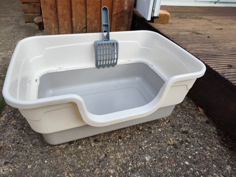 Cat litter tray 