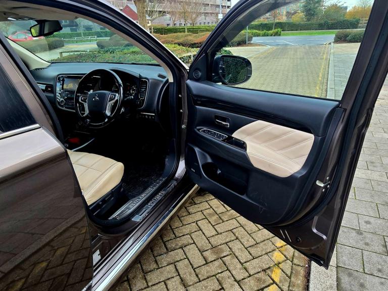 2018 Mitsubishi Outlander 2.0 PLUG-IN HYBRID 1YEAR MOT HPI CLEAR NEWLY SERVICED 3 MONTHS WARRANTY...