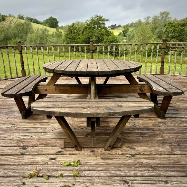 Large Round Picnic Bench Wooden 8 Seater Heavy Duty Pine Outdoor Dining Table