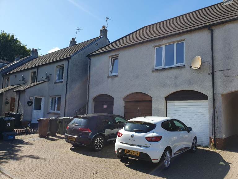 Modern, well presented 1 bedroom mews flat with garage in South Gyle