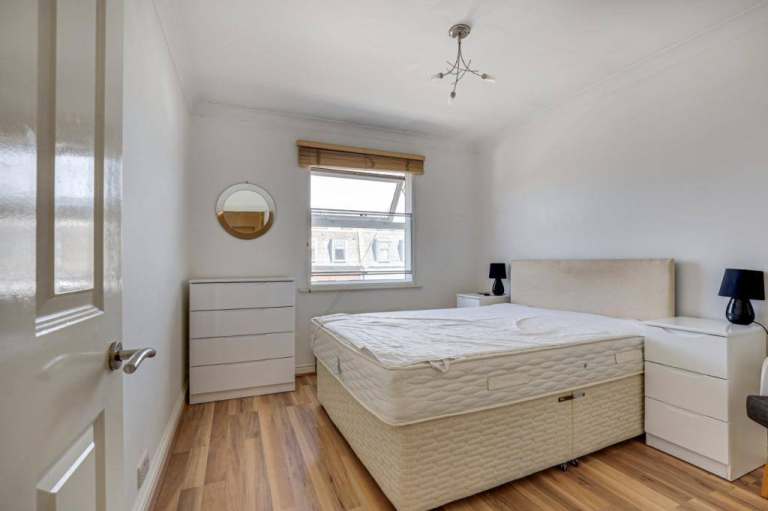 🐟 Double Room in Mile End – £790 PCM (Bills Included) 🐟