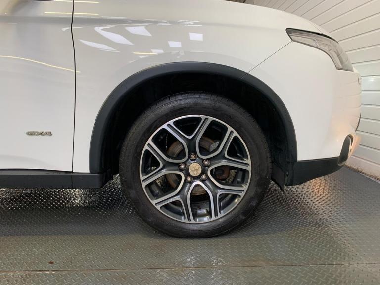 2014 Mitsubishi Outlander 2.2 DI-D GX4 Auto 4WD Euro 5 (s/s) 5dr ESTATE Diesel Automatic