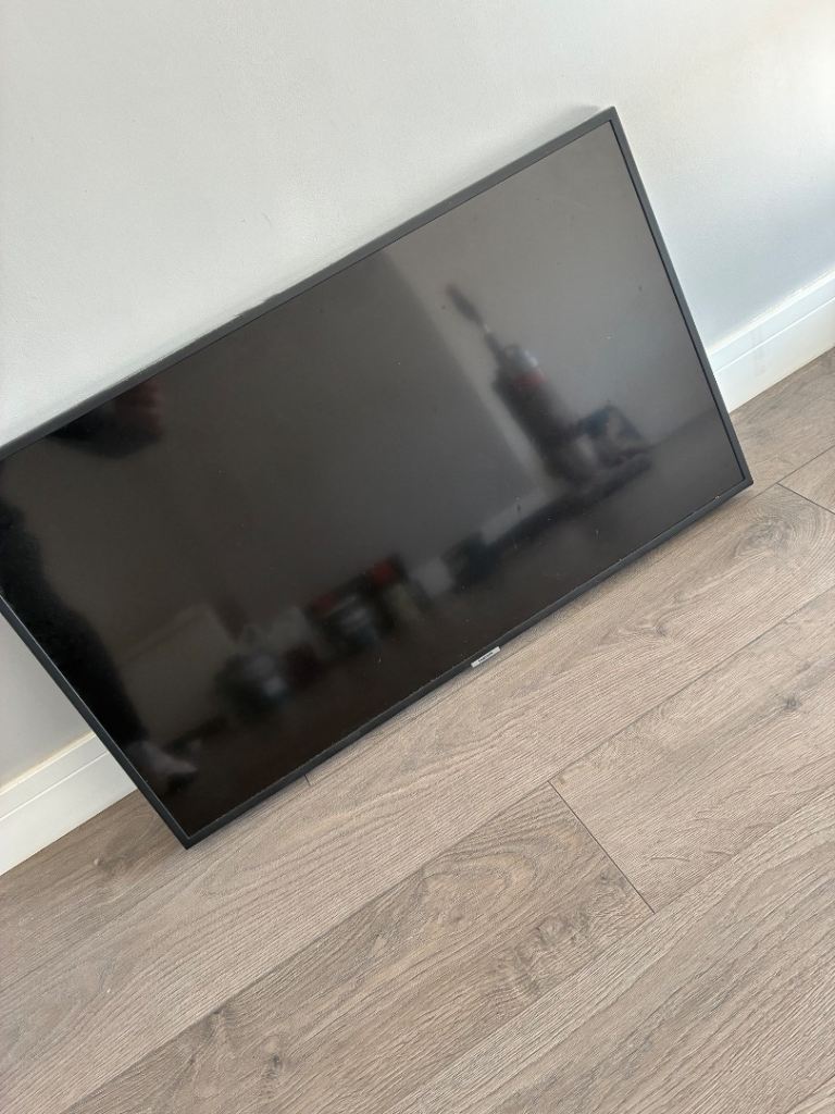 Samsung 36 “ tv 